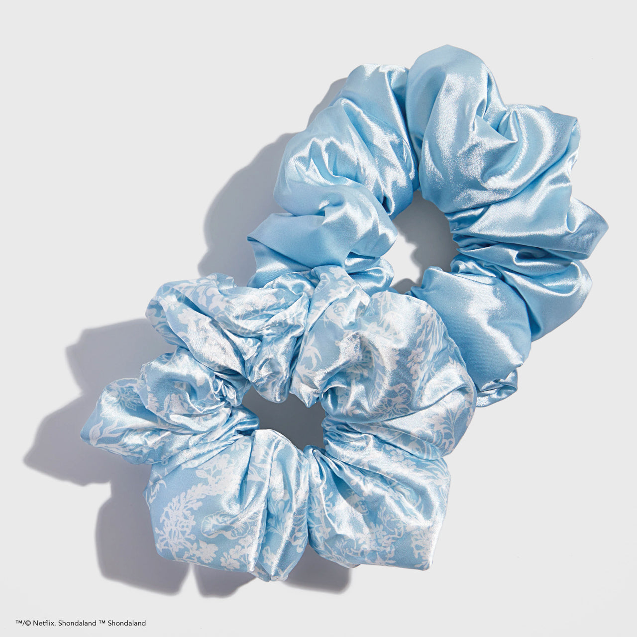 Bridgerton x Kitsch Satin-Kissen Scrunchies - Toile De Blue