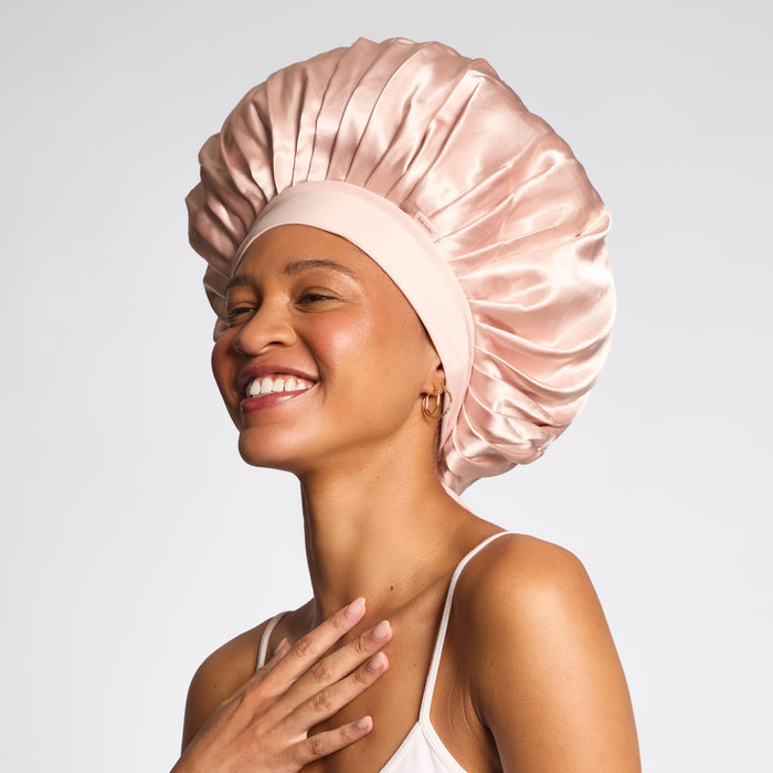 Verstelbare oversized satijnen bonnet - Blush