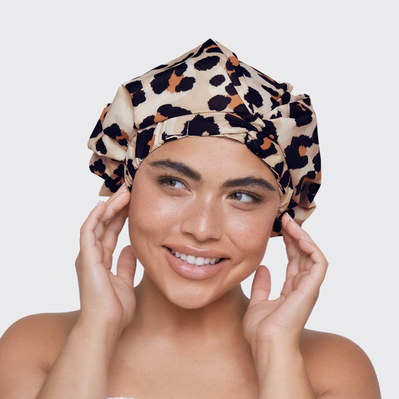 Pacchetto Luxe Leopard per cuffia da doccia e asciugamano per capelli