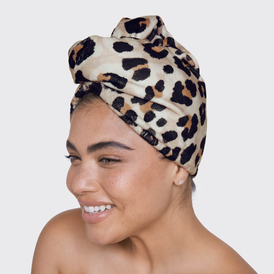 Pacchetto Luxe Leopard per cuffia da doccia e asciugamano per capelli